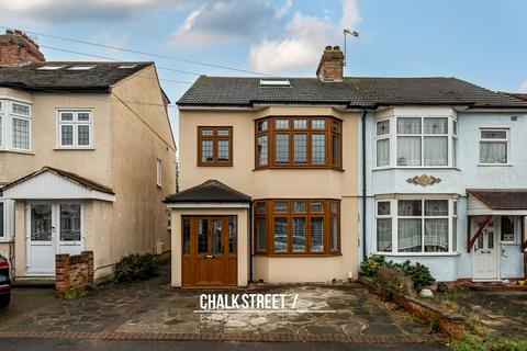 4 bedroom semi-detached house for sale, Park Crescent, Hornchurch, RM11