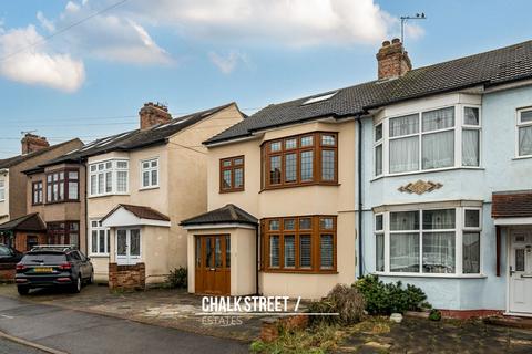 Park Crescent, Hornchurch, RM11
