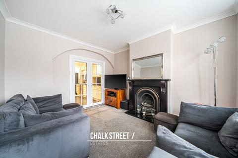 4 bedroom semi-detached house for sale, Park Crescent, Hornchurch, RM11