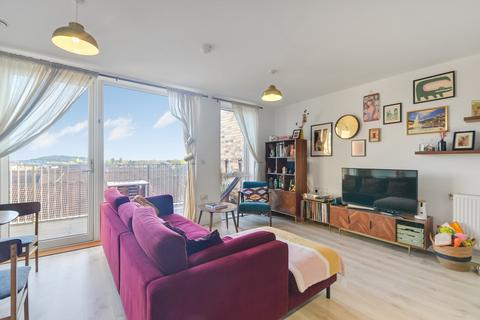 2 bedroom apartment for sale - at 2 Mahindra Way, Beckton, London E6