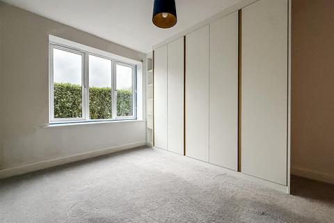 2 bedroom flat to rent, Haweswater Court, Southampton