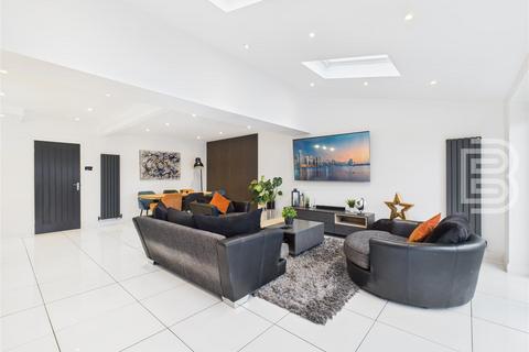 4 bedroom semi-detached house for sale, Dyson Close, Rugby CV21