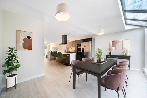 undefined, Newstead Close, Surrey GU7