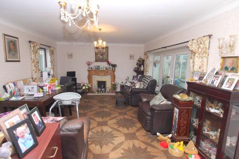 3 bedroom detached bungalow for sale, Highland Road, Badgers Mount, TN14
