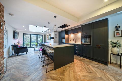 2 bedroom semi-detached house for sale, Greenfields Avenue, Harrogate, HG2
