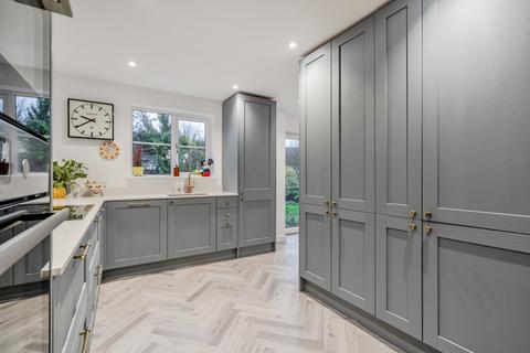 undefined, Perrinsfield, Lechlade, Gloucestershire, GL7