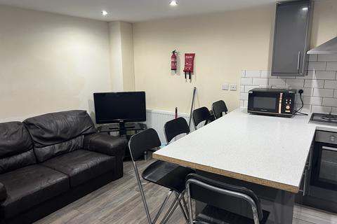 6 bedroom semi-detached house to rent, Nottingham NG7