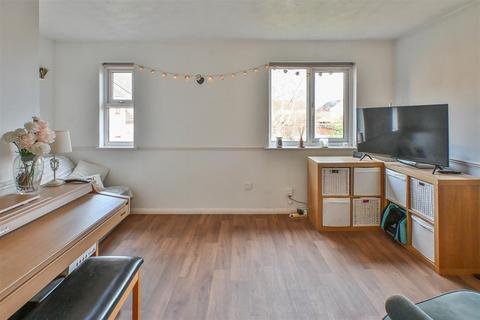 1 bedroom maisonette for sale, Abenberg Way, Hutton, Brentwood
