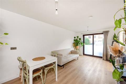 Riverside Close, London, E5