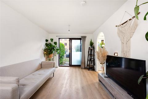 1 bedroom apartment for sale, Riverside Close, London, E5