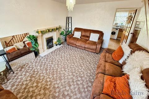 3 bedroom semi-detached house to rent, Hawthorne Avenue, Staffordshire ST4