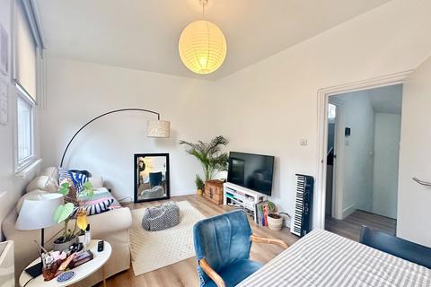 2 bedroom apartment to rent, London N1