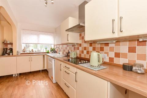 2 bedroom detached bungalow for sale, Sydney Close, Newport PO30