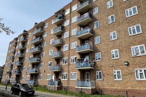 2 bedroom apartment to rent, Woolridge Way, London