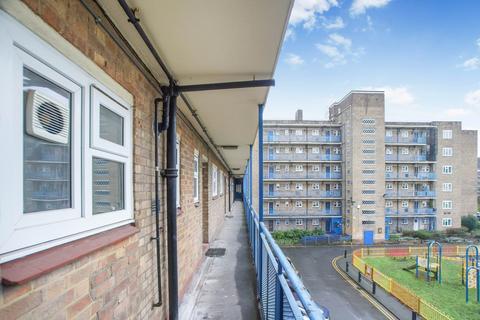 2 bedroom apartment to rent, Woolridge Way, London