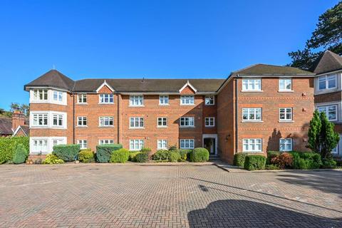 2 bedroom flat to rent, St Johns Hill Road, St Johns, Woking, GU21