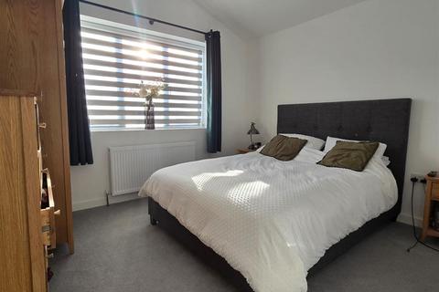 4 bedroom detached house to rent, Harwich Road, Lawford