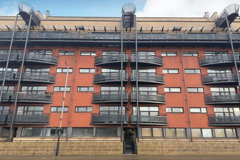 2 bedroom flat to rent, Carrick Quay, Clyde Street, Waterfront