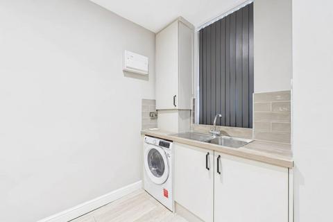 2 bedroom terraced house to rent, Recreation Place, Leeds