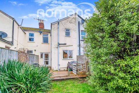 2 bedroom terraced house to rent, Queens Road, Farnborough, GU14
