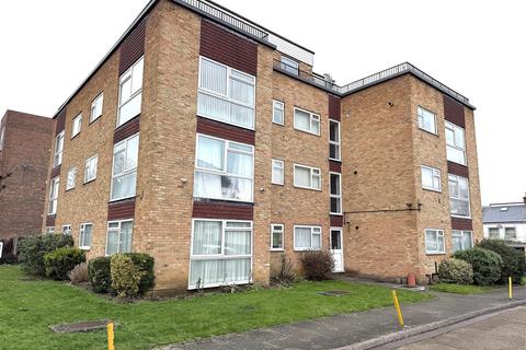 2 bedroom flat to rent, Maldon Road, Wallington