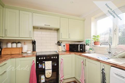 3 bedroom semi-detached house to rent, Manor Road Deal CT14
