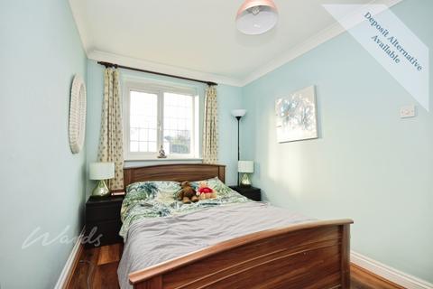 3 bedroom semi-detached house to rent, Manor Road Deal CT14