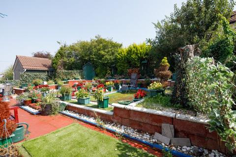 4 bedroom semi-detached bungalow for sale, Leebank Drive, Netherlee