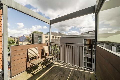 2 bedroom flat for sale, Britton Street, London EC1M