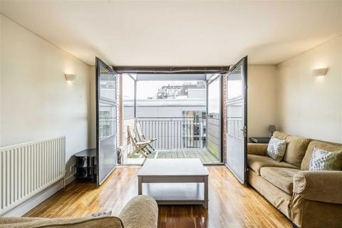 2 bedroom flat for sale, Britton Street, London EC1M