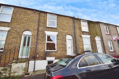 2 bedroom terraced house to rent, Mills Terrace Chatham ME4