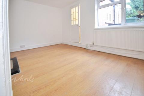 2 bedroom terraced house to rent, Mills Terrace Chatham ME4