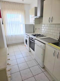 2 bedroom flat to rent, Green Lanes, Harringay N4