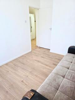 2 bedroom flat to rent, Green Lanes, Harringay N4