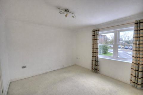 1 bedroom apartment to rent, Lower South Street, Godalming, Surrey, GU7