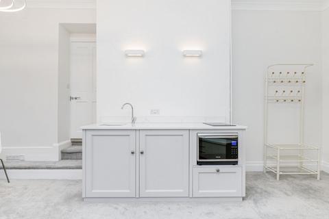 1 bedroom apartment to rent, Kensington Court Place, London, W8