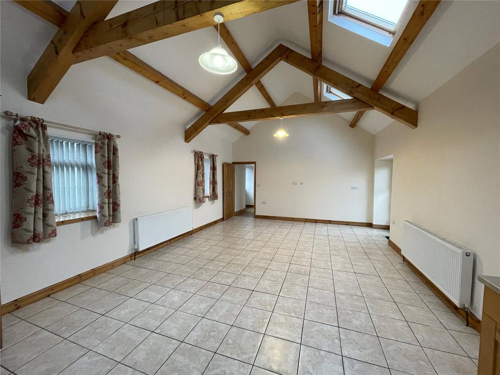 Kitchen / Lounge