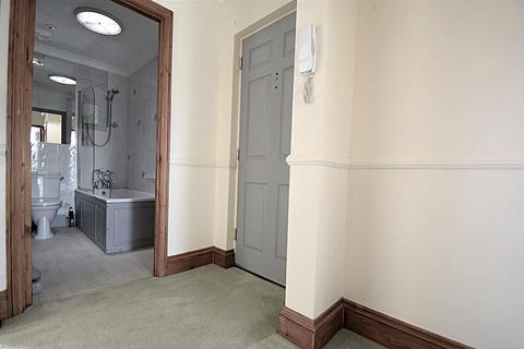 1 bedroom flat to rent, 44 Victoria Road, Sandown