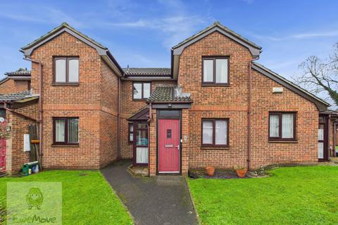 2 bedroom maisonette for sale, Warblers Close, Strood, Rochester, ME2 3ED