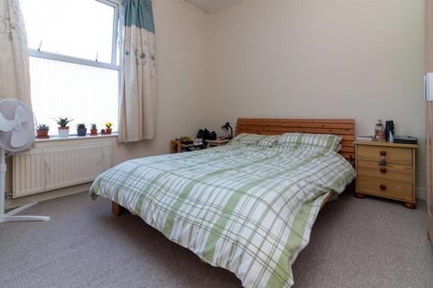 2 bedroom terraced house to rent, Manor Avenue, Nottingham, Nottinghamshire, NG2