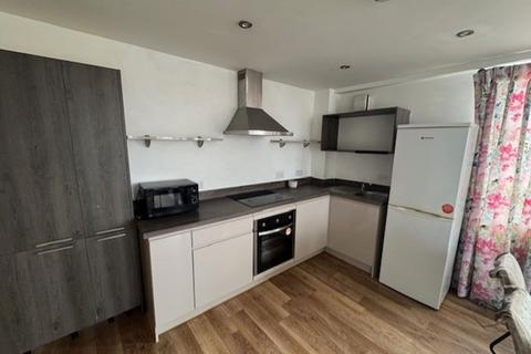 2 bedroom flat to rent, West Bute Street, Cadogan House, CF10