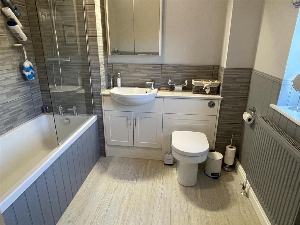 Bathroom.JPG