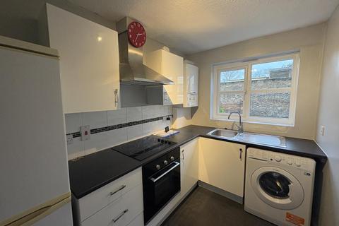 1 bedroom flat to rent, Thames Street,  Sunbury-On-Thames,  TW16