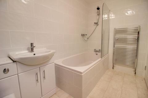2 bedroom apartment to rent, High Street, Marlborough, SN8
