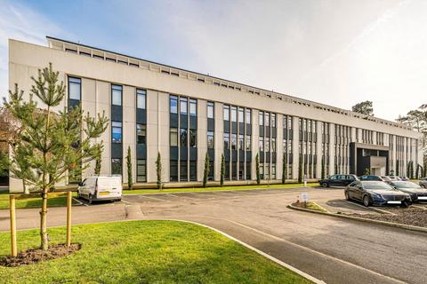 2 bedroom flat for sale, Littleworth Road, Esher KT10