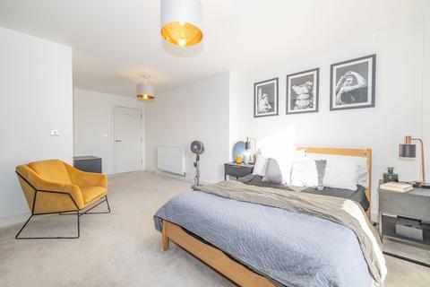 2 bedroom flat for sale, George Street, Ashford, Kent, TN23
