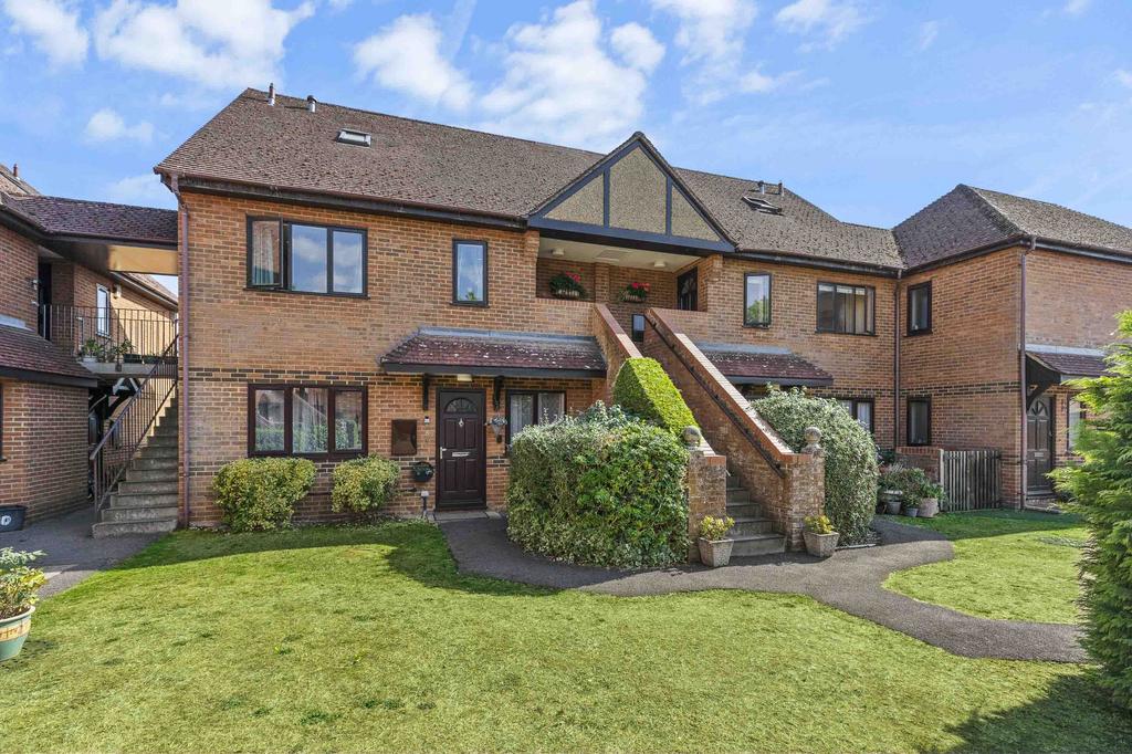 4 Denton Court, Bobmore Lane, SL7 1 GW NEW (LOW RES