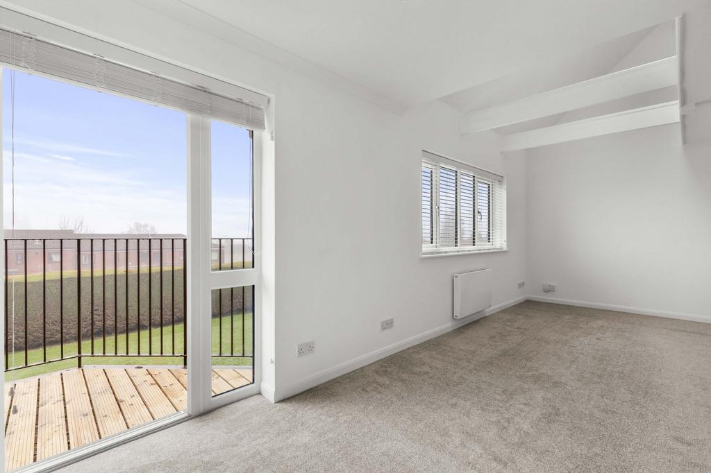 4 Denton Court, Bobmore Lane, SL7 1 GW (LOW RES)-11