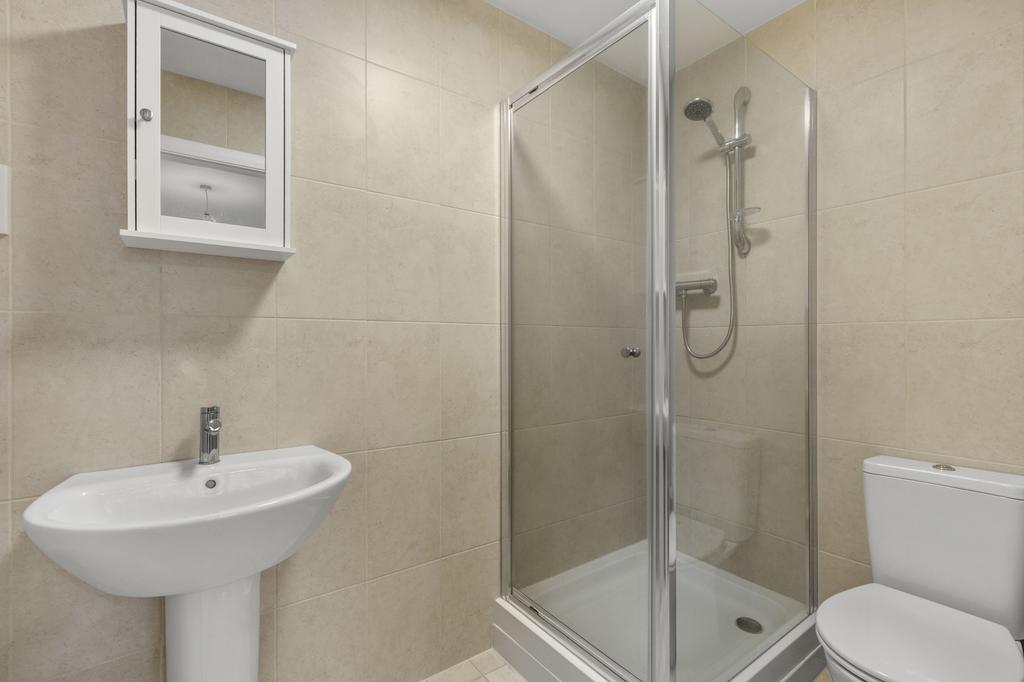 4 Denton Court, Bobmore Lane, SL7 1 GW (LOW RES)-6