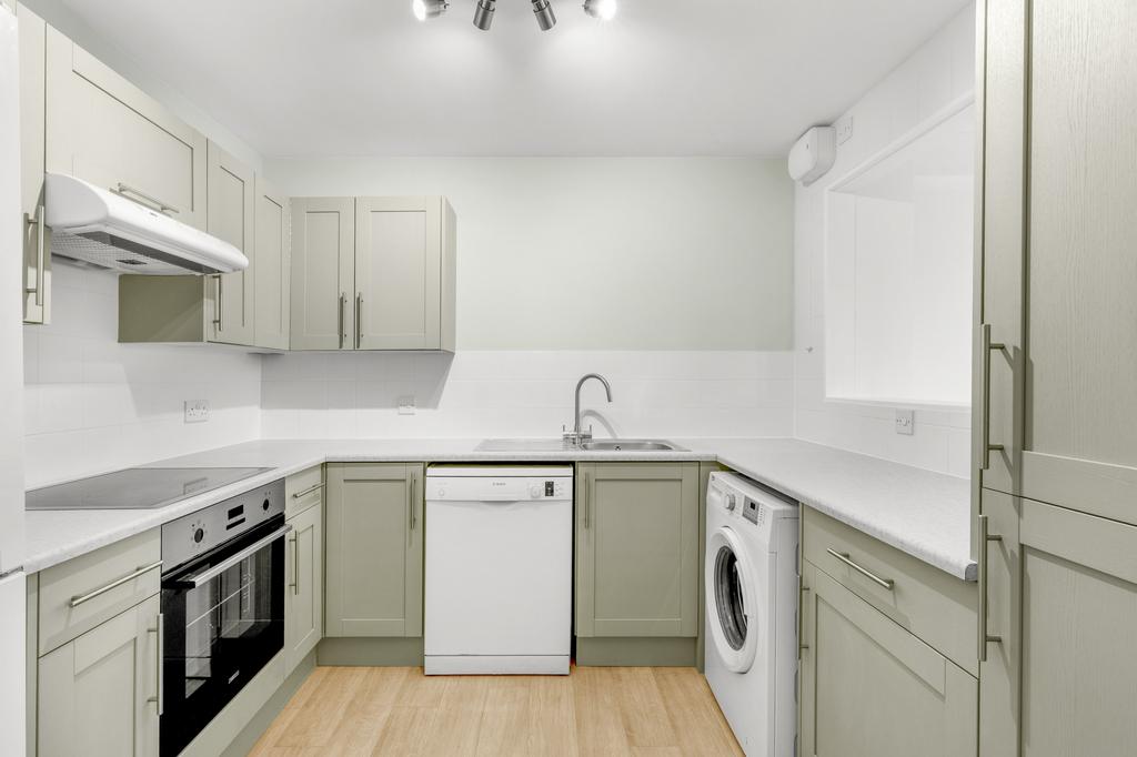 4 Denton Court, Bobmore Lane, SL7 1 GW (LOW RES)-7
